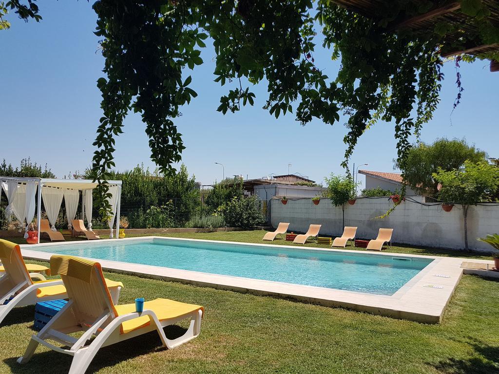 Casa Vacanze Il Giardino Dei Girasoli Marina di Ragusa Exterior foto